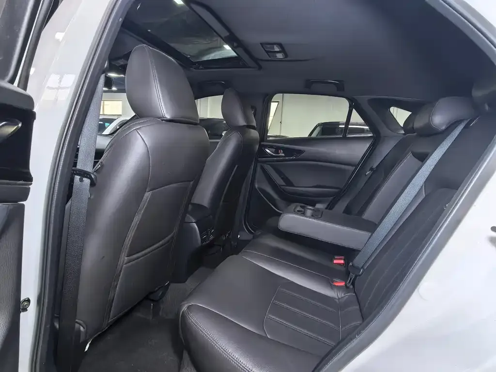 Mazda CX-4 2023 из CN, фото 9