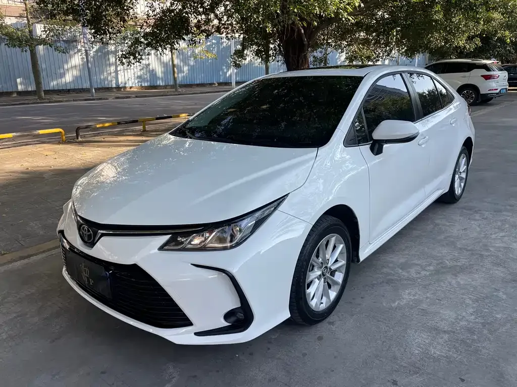 Toyota Corolla 2023 из CN, фото 1