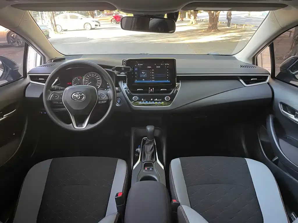 Toyota Corolla 2023 из CN, фото 2