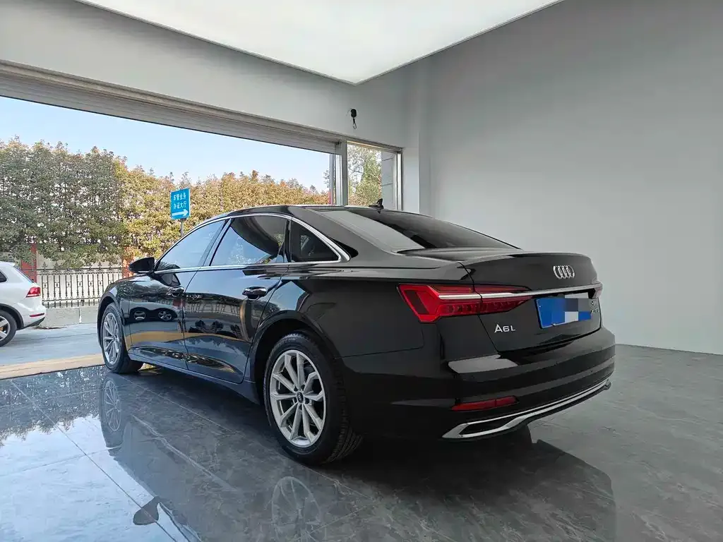 Audi A6L 2024 из CN, фото 6