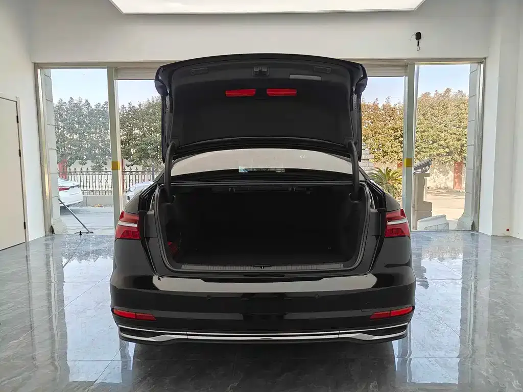 Audi A6L 2024 из CN, фото 10