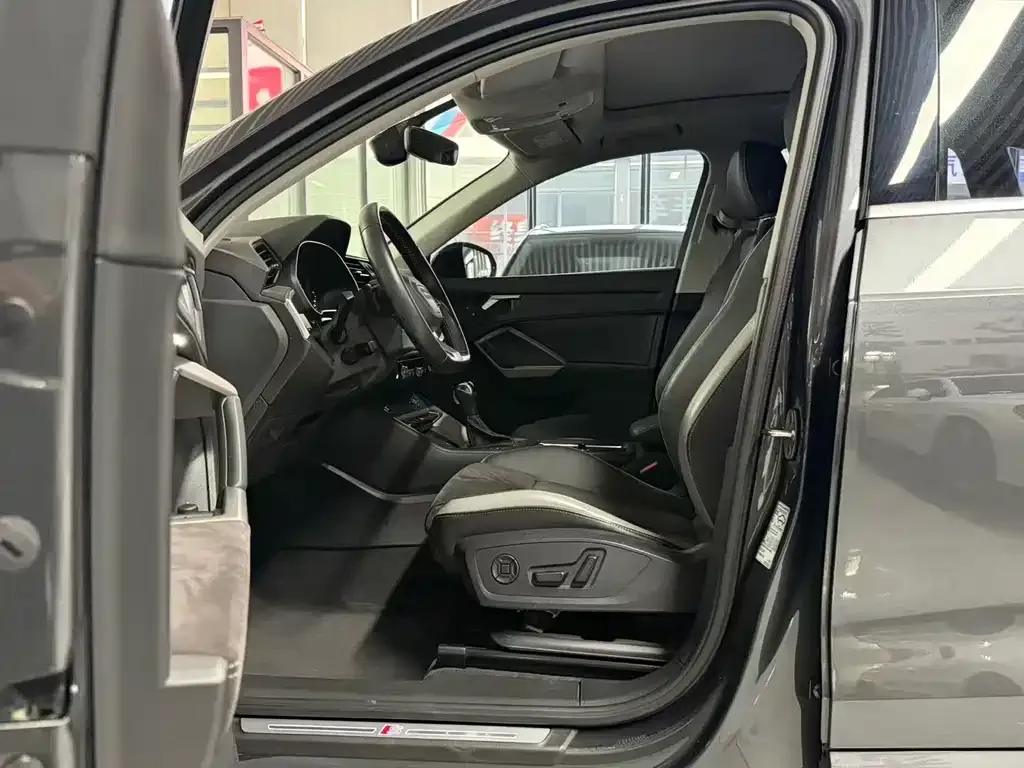 Audi Q3 2021 из CN, фото 9