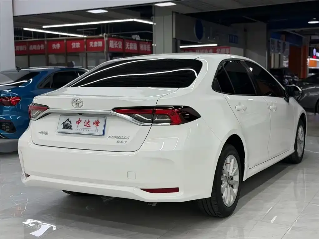 Toyota Corolla — фото 10