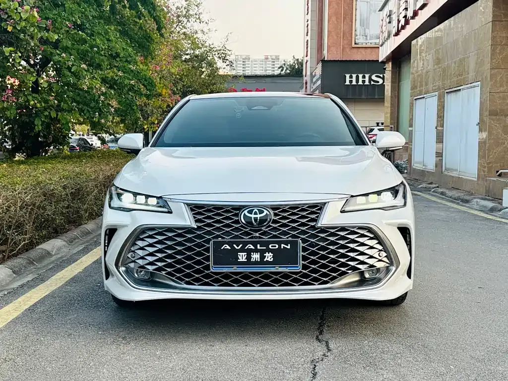 Toyota Avalon — фото 9