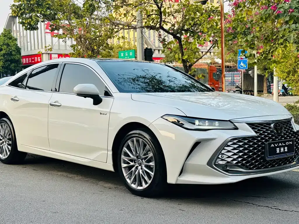 Toyota Avalon — фото 6
