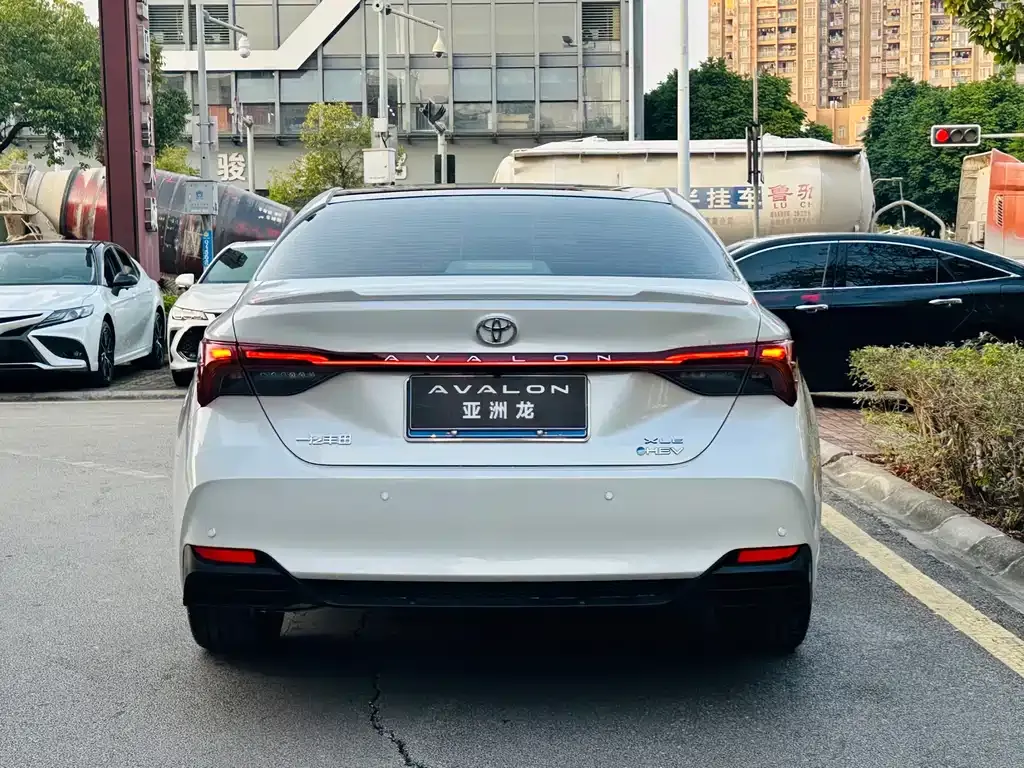 Toyota Avalon — фото 3