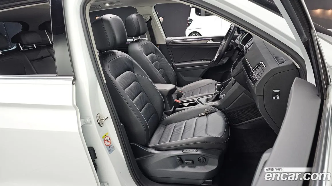 Volkswagen Tiguan — фото 6
