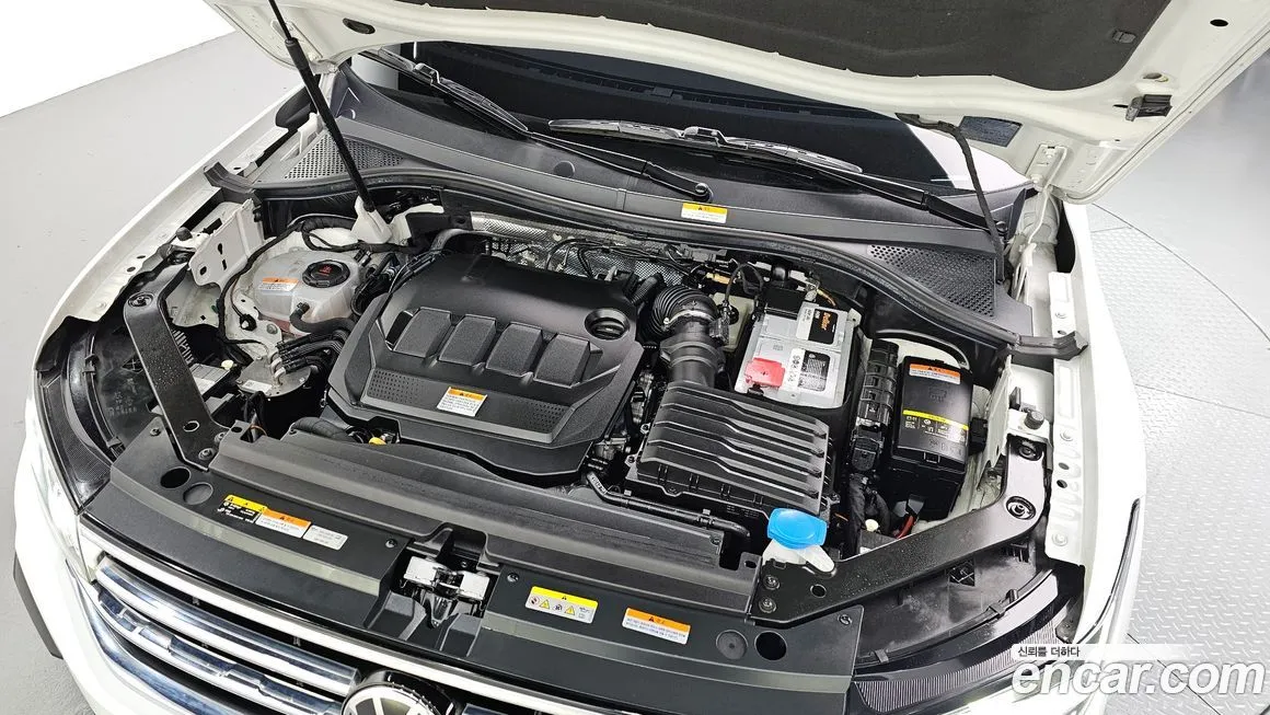 Volkswagen Tiguan — фото 10