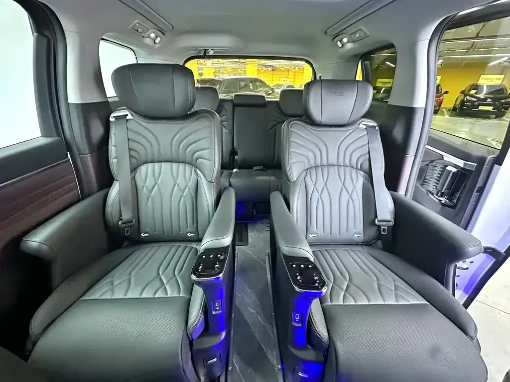 GAC Motor Trumpchi M8 — фото 10