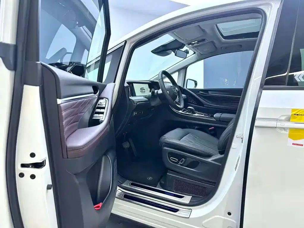 GAC Motor Trumpchi M8 — фото 9
