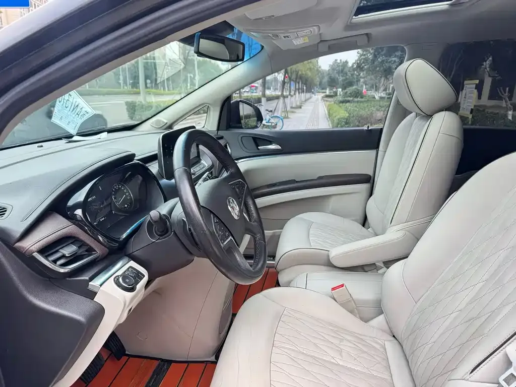 Buick GL8 2021 из CN, фото 2