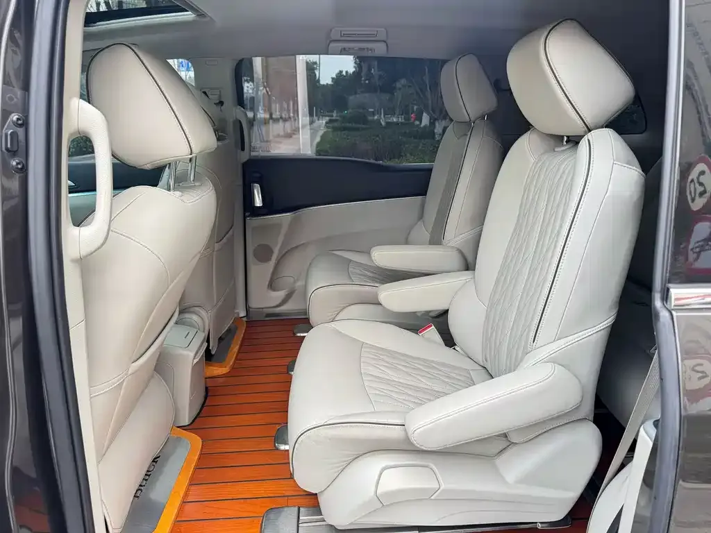 Buick GL8 2021 из CN, фото 4