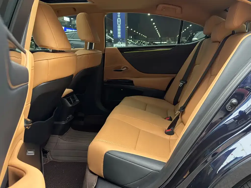 Lexus ES 2024 из CN, фото 7