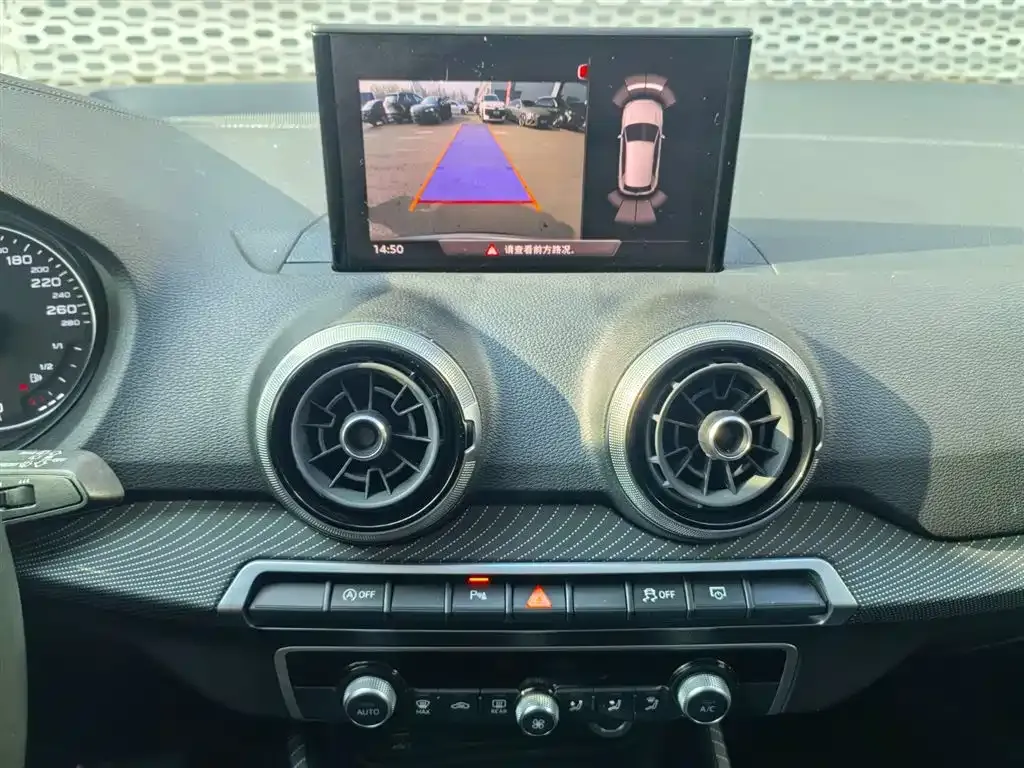Audi Q2L 2022 из CN, фото 9