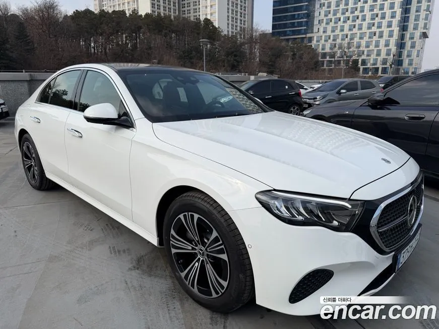 Mercedes-Benz E-Class — фото 8