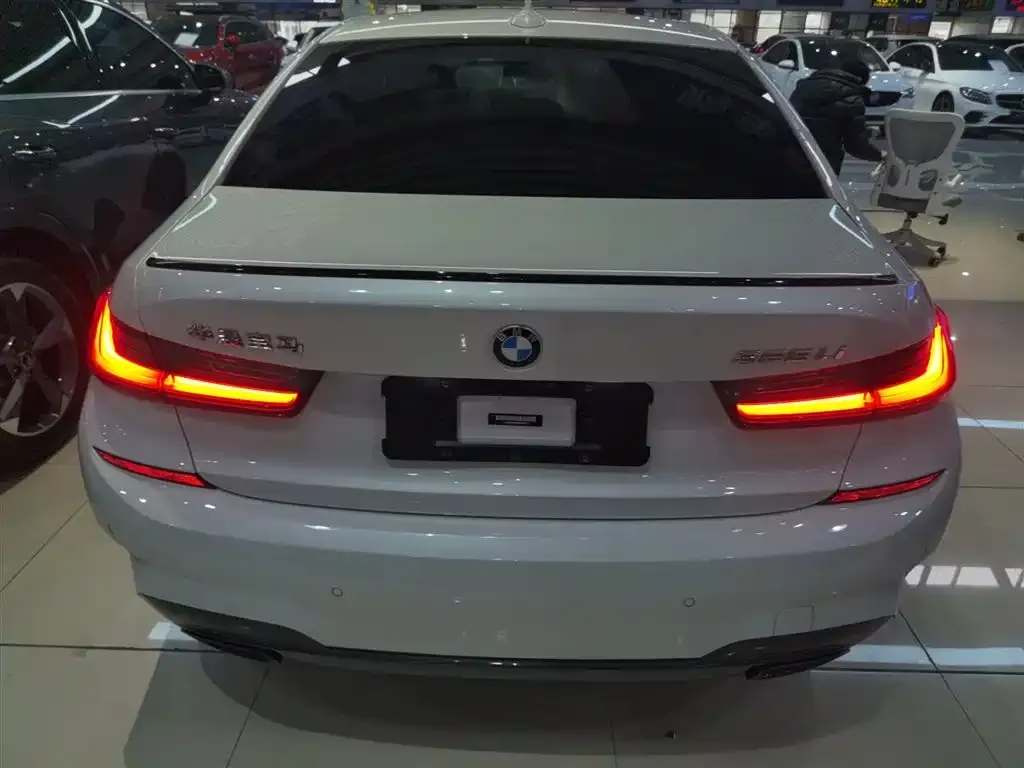 BMW 3 Series 2022 из CN, фото 6