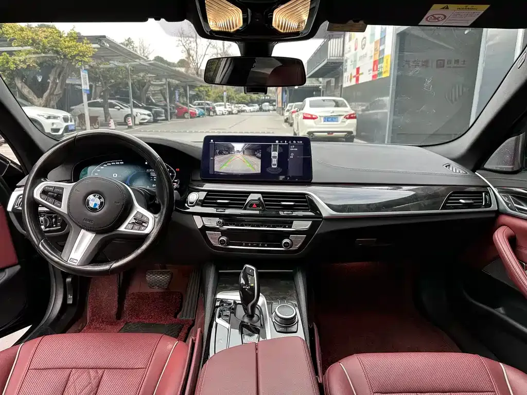 BMW 5 Series 2022 из CN, фото 2