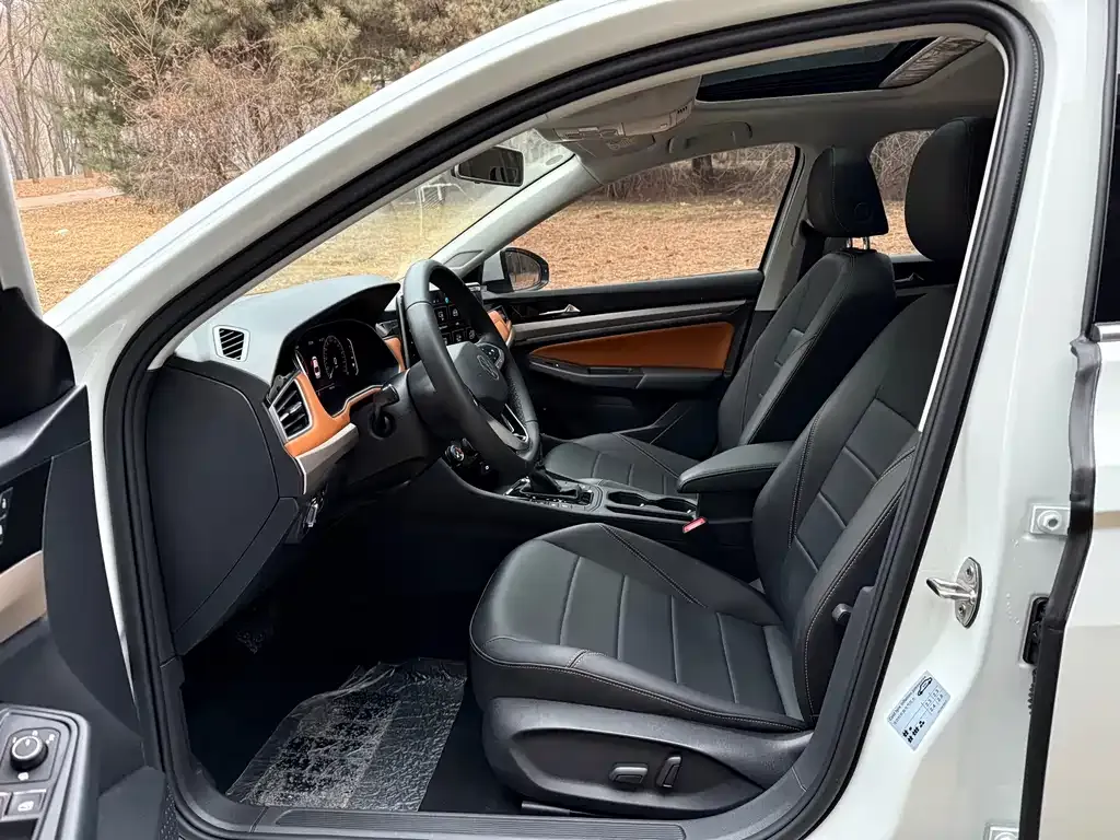 Volkswagen Bora 2024 из CN, фото 5