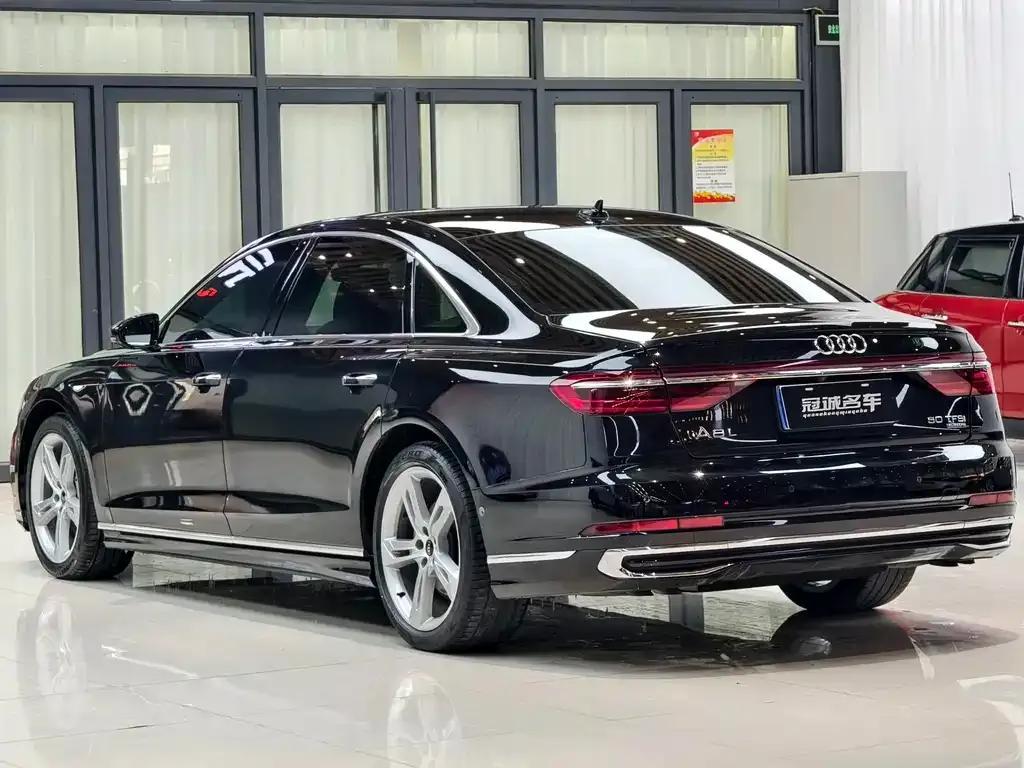Audi A8 2023 из CN, фото 10