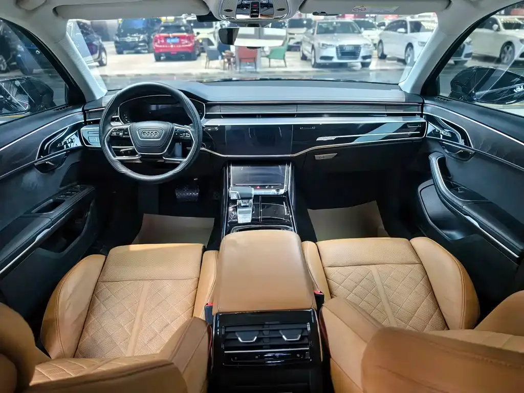 Audi A8 2023 из CN, фото 3
