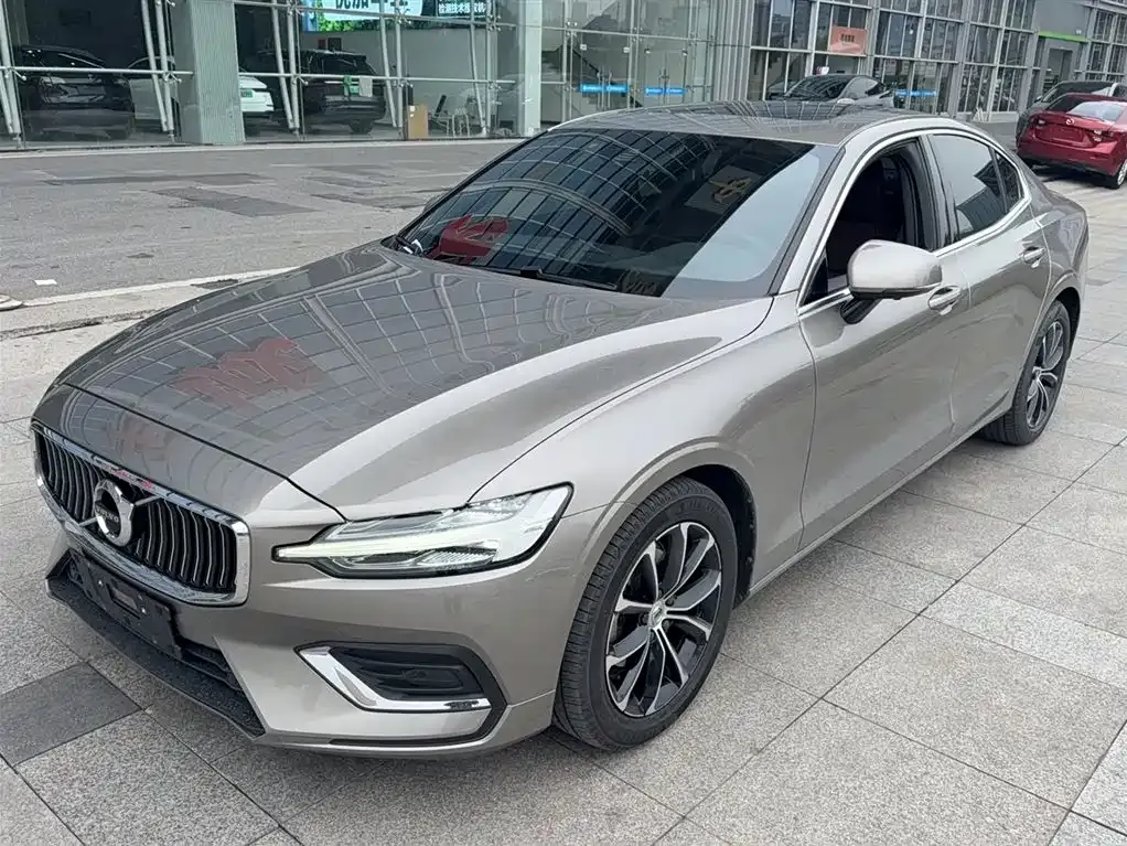 Volvo S60 2021 из CN, фото 1
