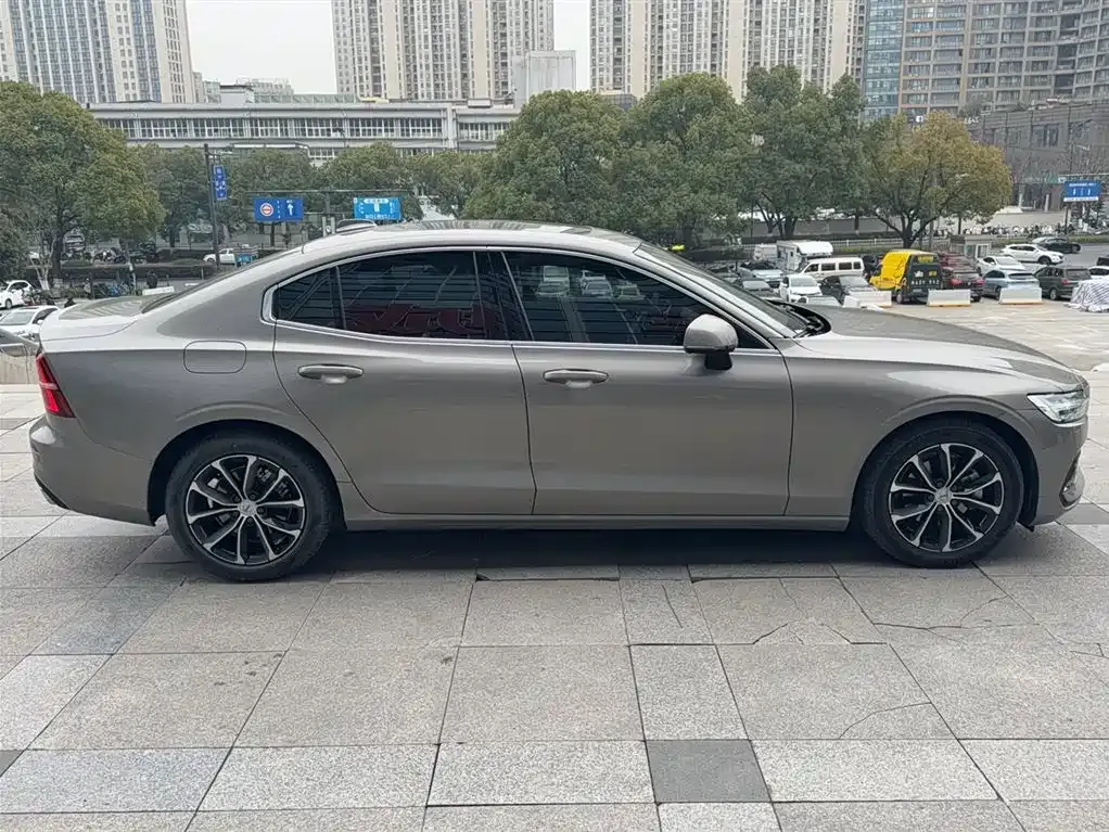 Volvo S60 2021 из CN, фото 9