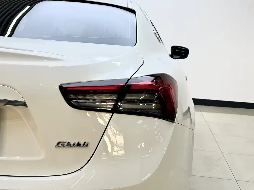 Maserati Ghibli 2022 из CN, фото 2