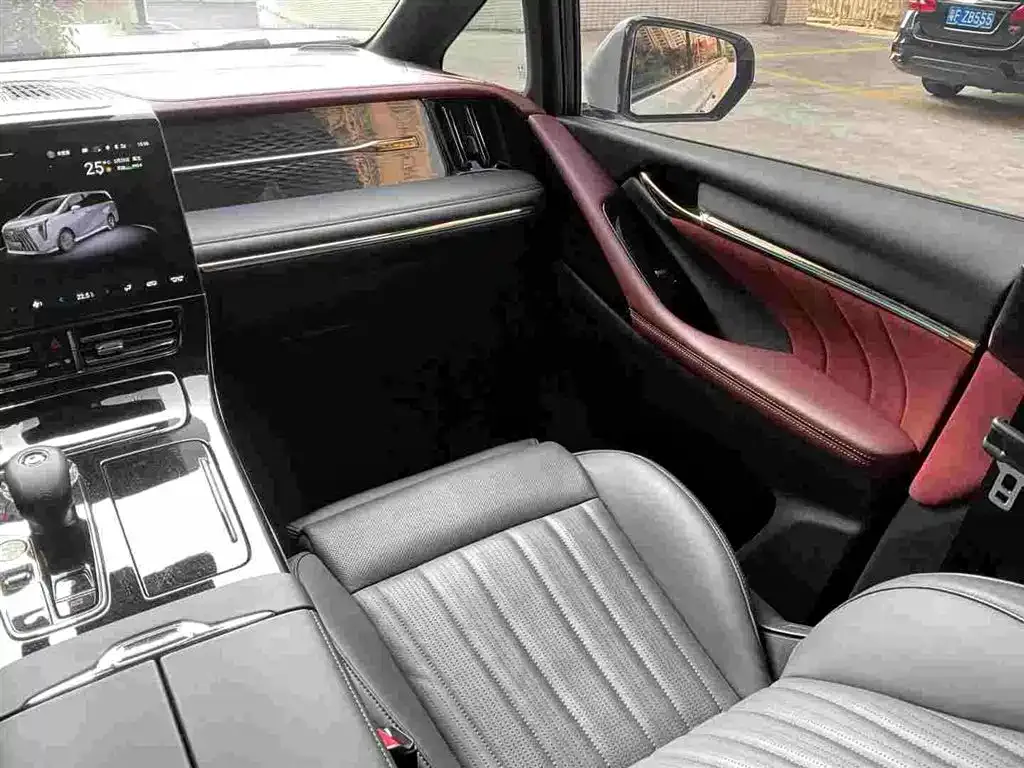 GAC Motor Trumpchi M8 — фото 10