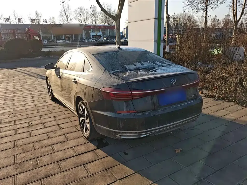 Volkswagen Passat 2023 из CN, фото 10