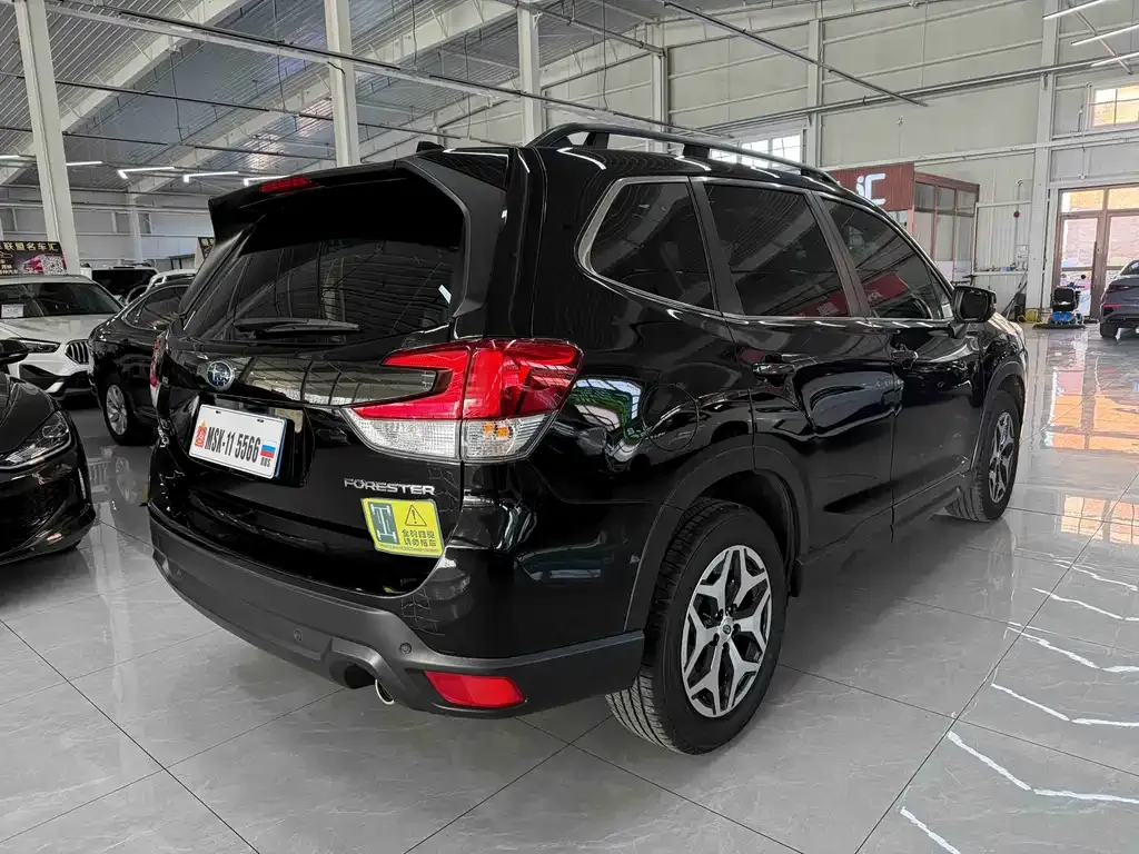 Subaru Forester — фото 5