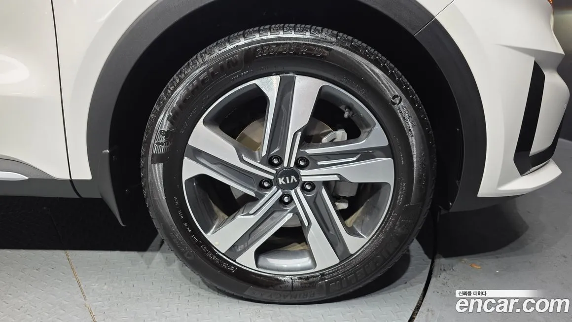 Kia Sorento — фото 9