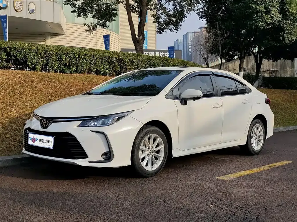 Toyota Corolla 2022 из CN, фото 1