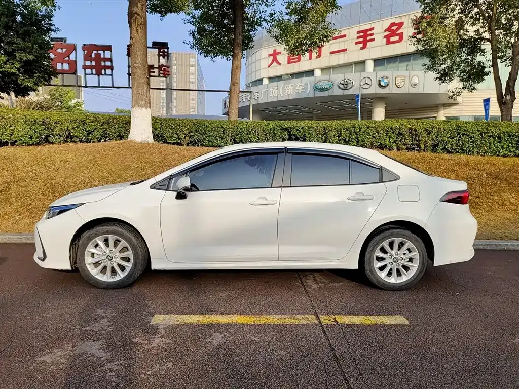 Toyota Corolla 2022 из CN, фото 10