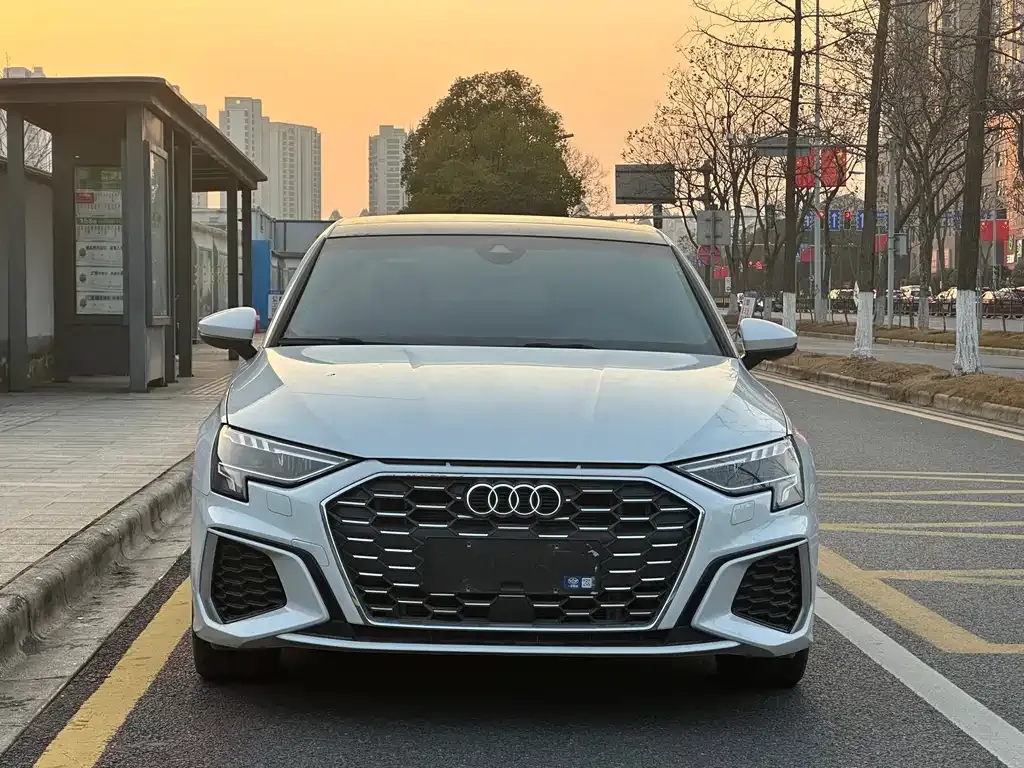 Audi A3 2023 из CN, фото 3