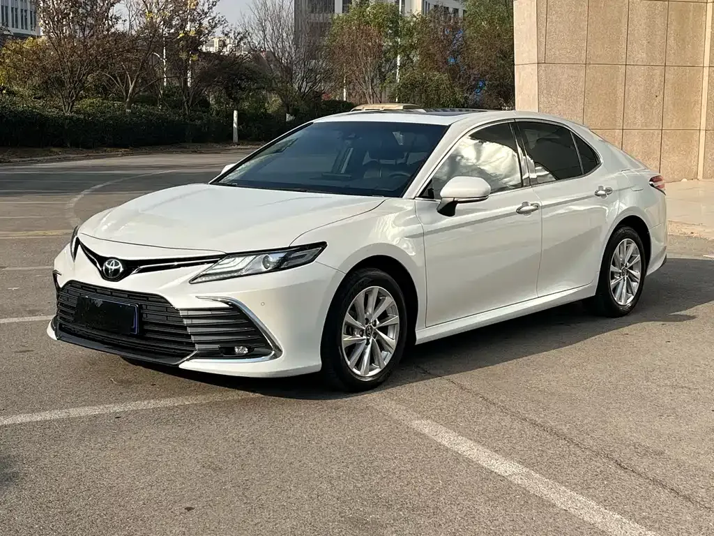 Toyota Camry 2023 из CN, фото 1