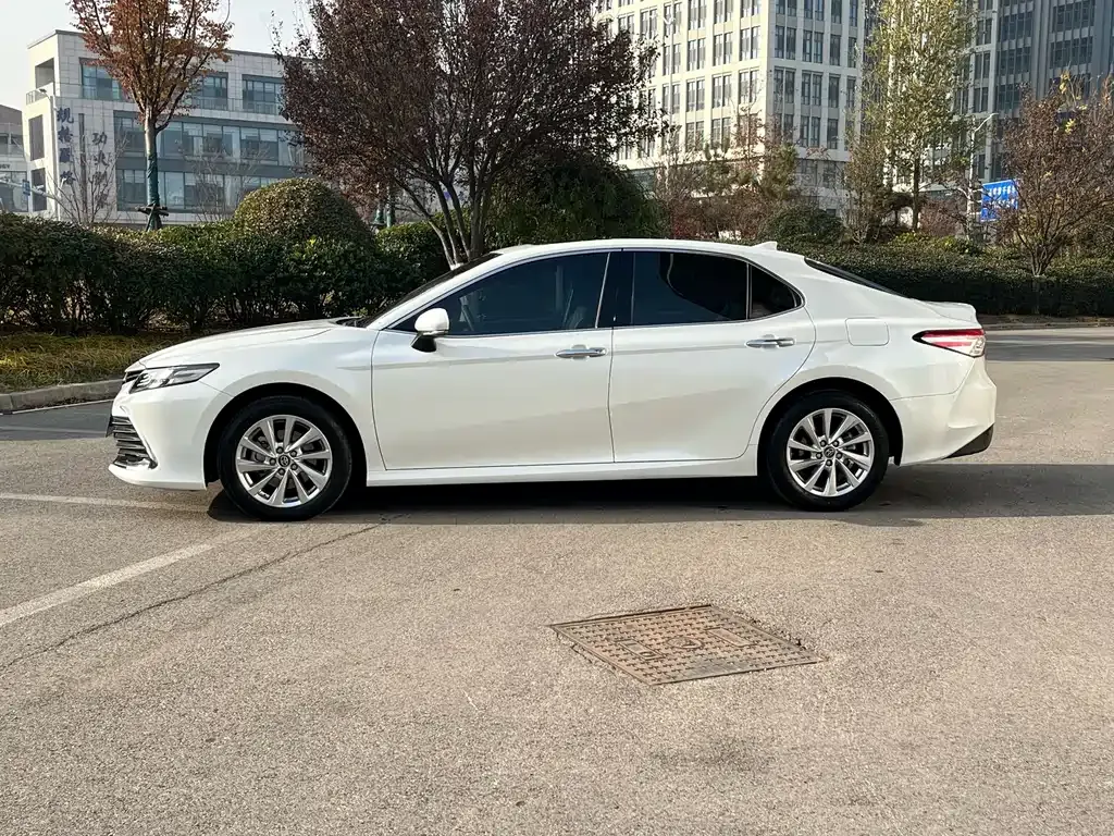 Toyota Camry 2023 из CN, фото 8