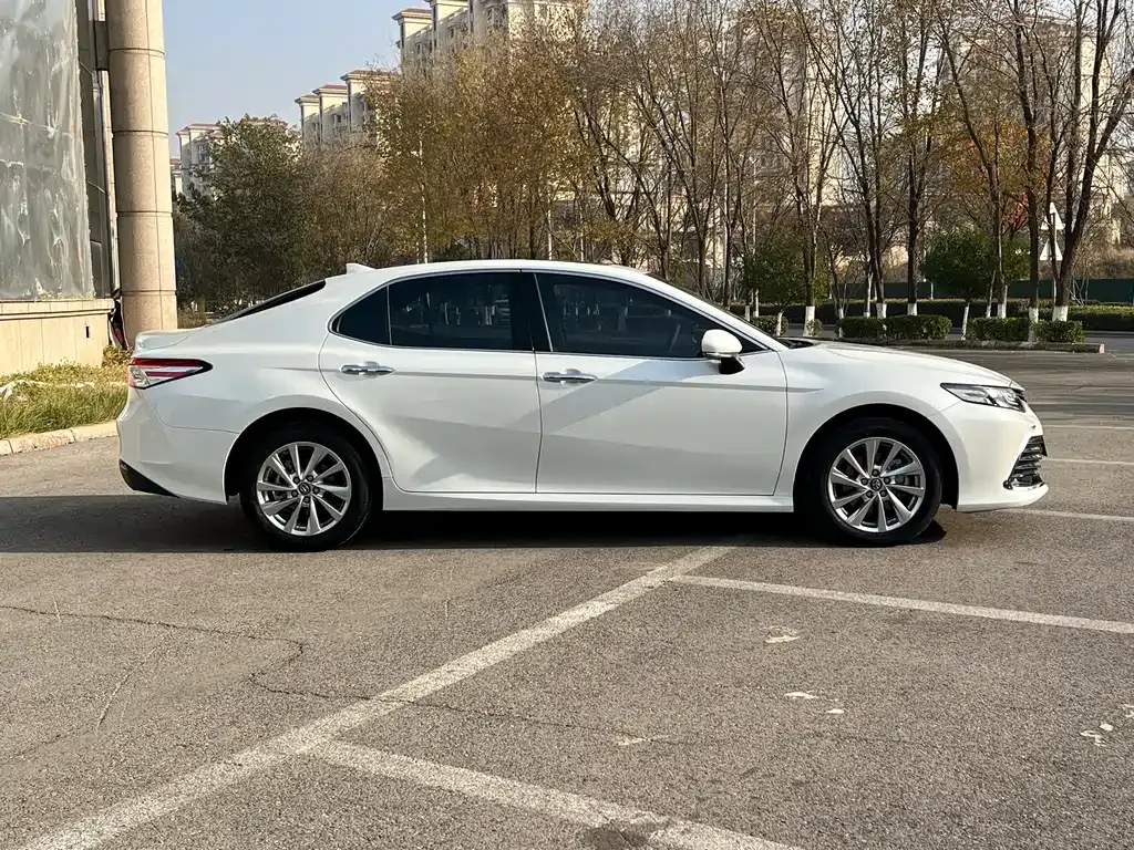 Toyota Camry 2023 из CN, фото 10