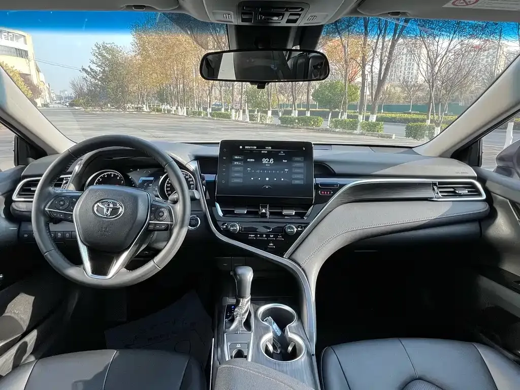Toyota Camry 2023 из CN, фото 4