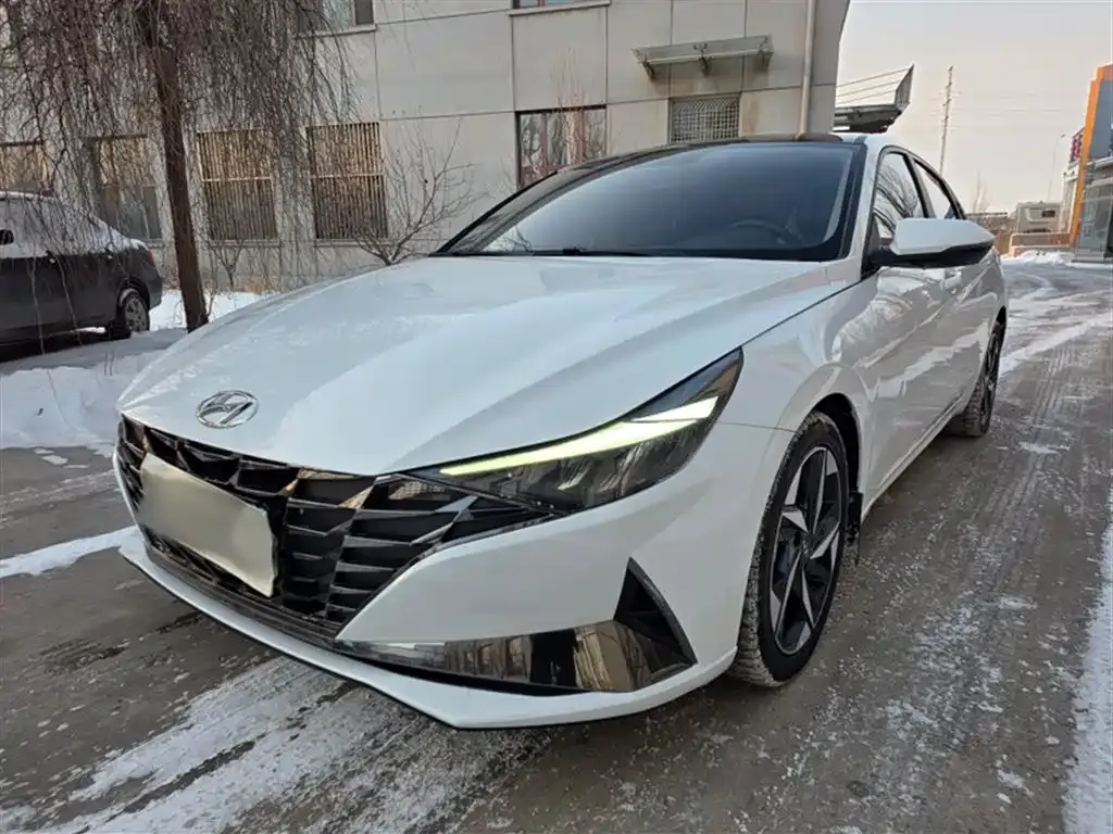 Hyundai Elantra 2023 из CN, фото 1