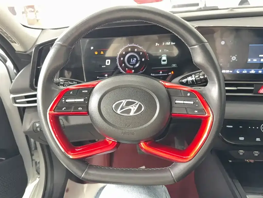 Hyundai Elantra 2023 из CN, фото 6