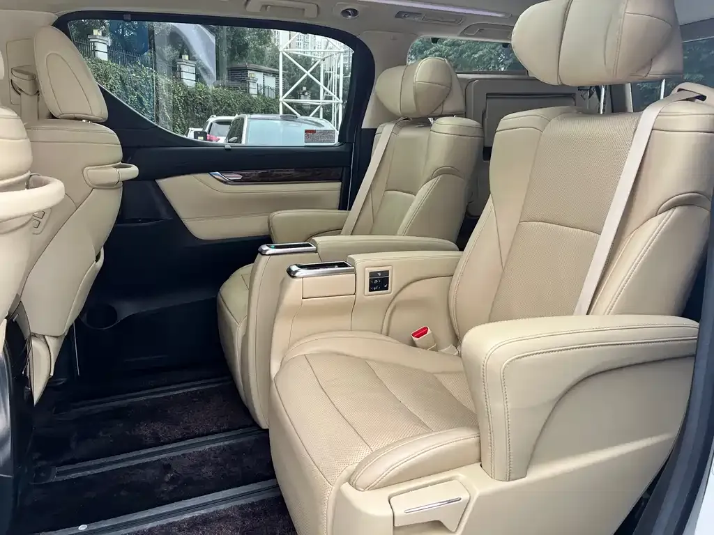 Toyota Alphard 2021 из CN, фото 8