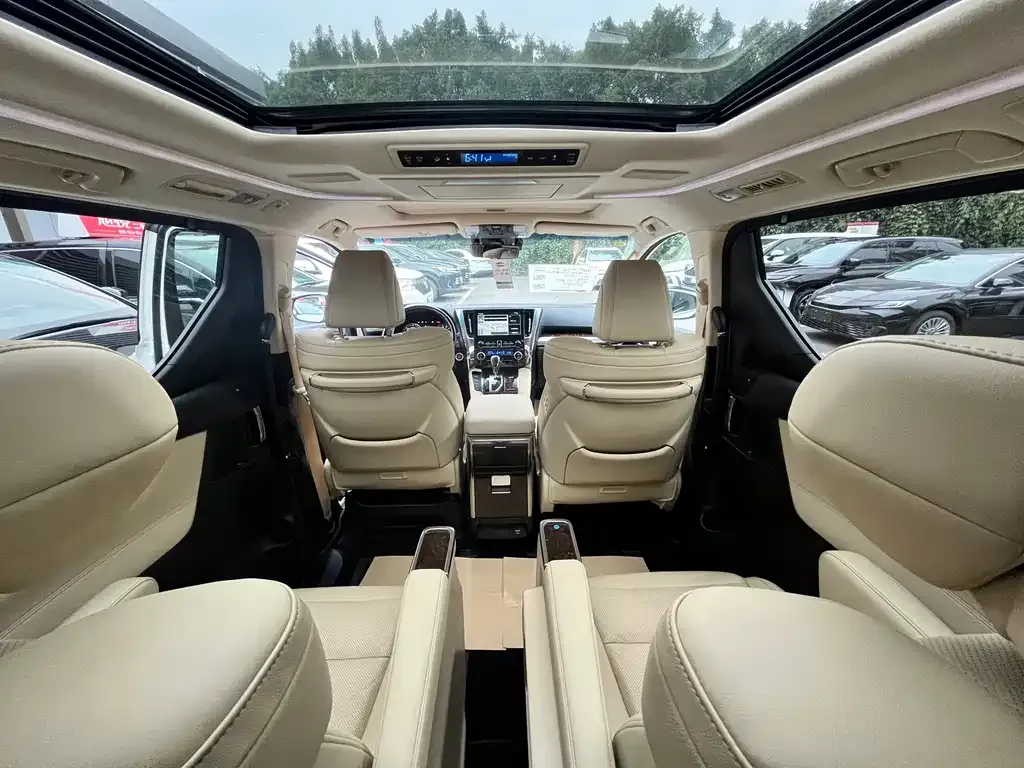 Toyota Alphard 2021 из CN, фото 10