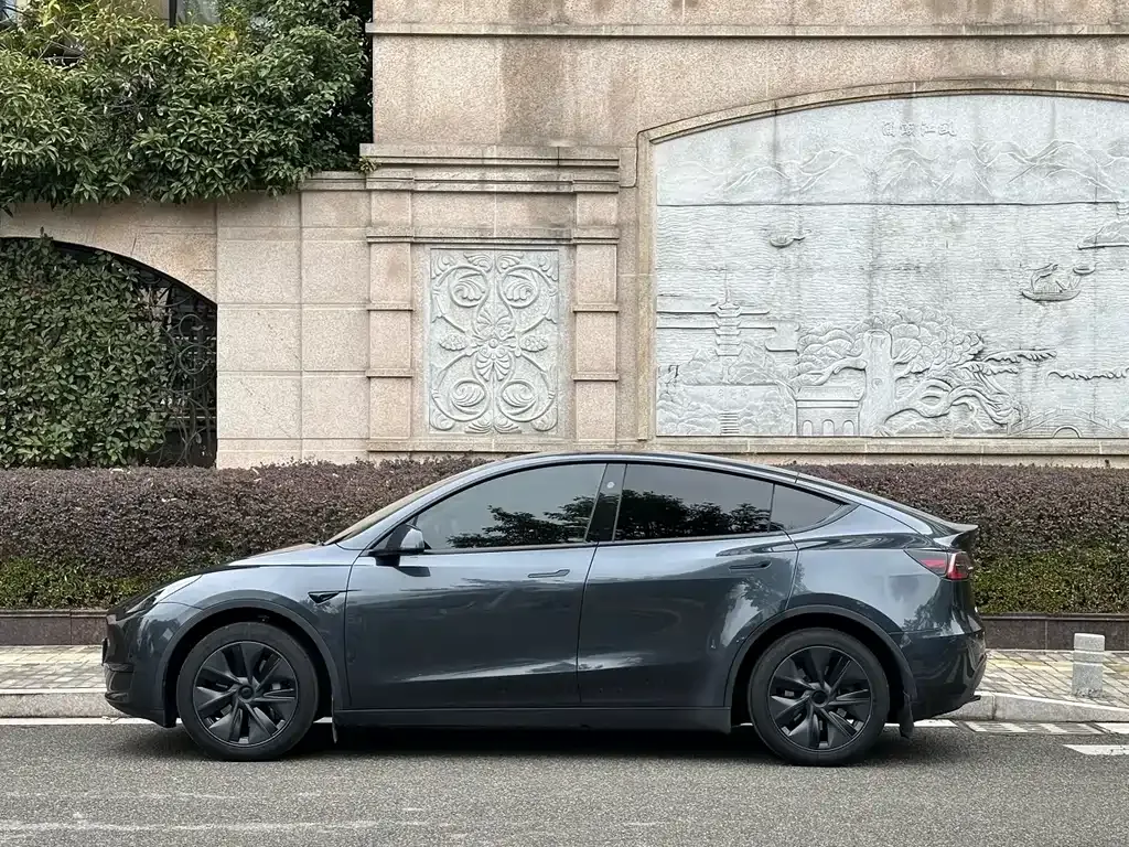 Tesla Model Y 2024 из CN, фото 10