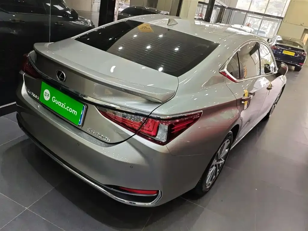 Lexus ES 2023 из CN, фото 2