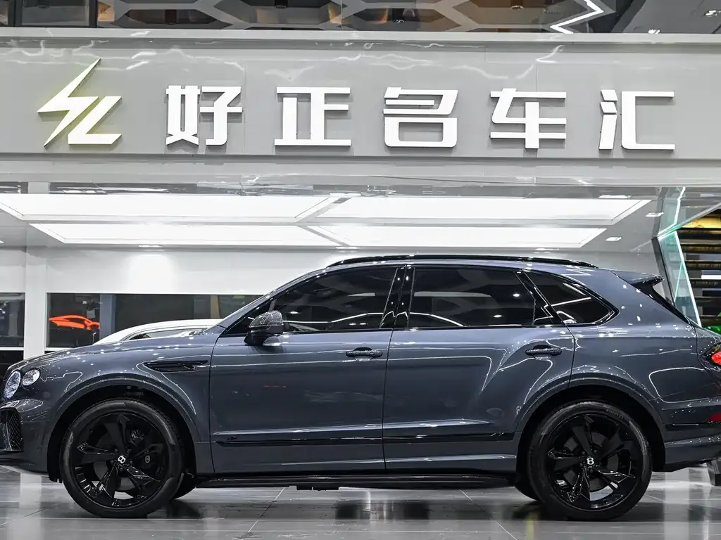 Bentley Bentayga 2022 из CN, фото 2