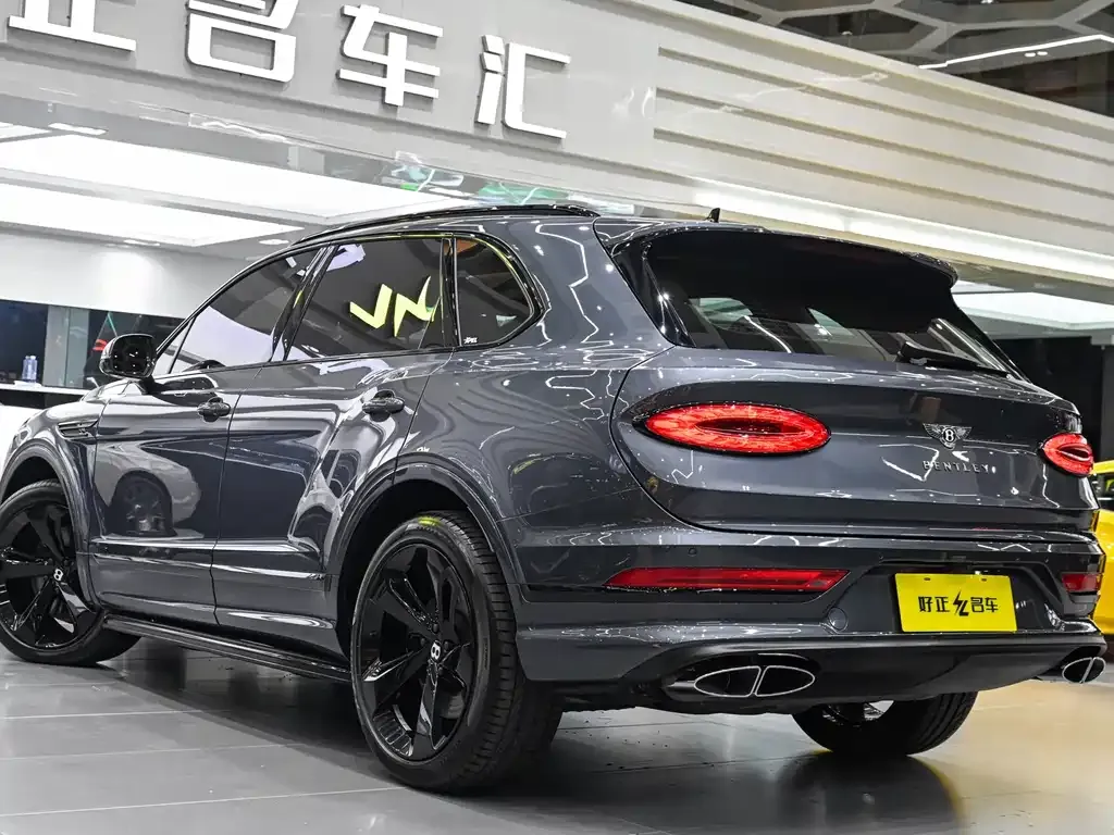 Bentley Bentayga 2022 из CN, фото 10