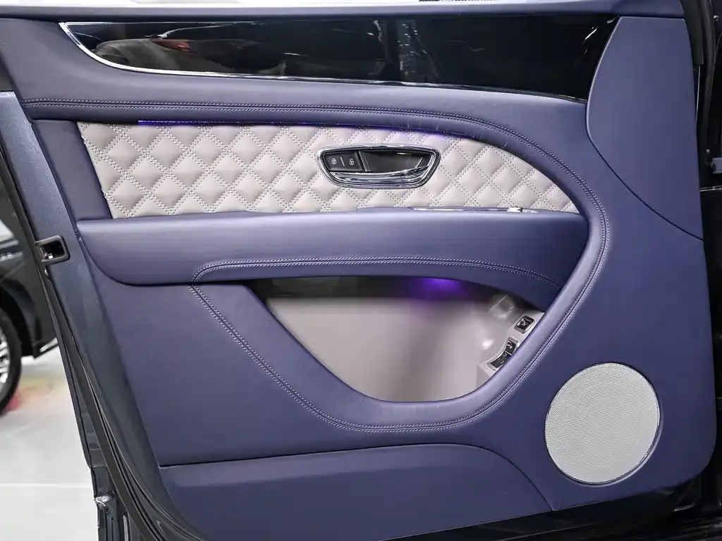 Bentley Bentayga 2022 из CN, фото 6