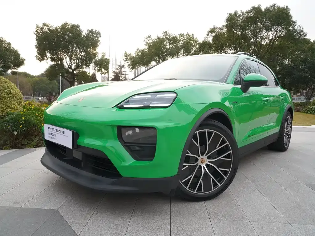 Porsche Macan EV