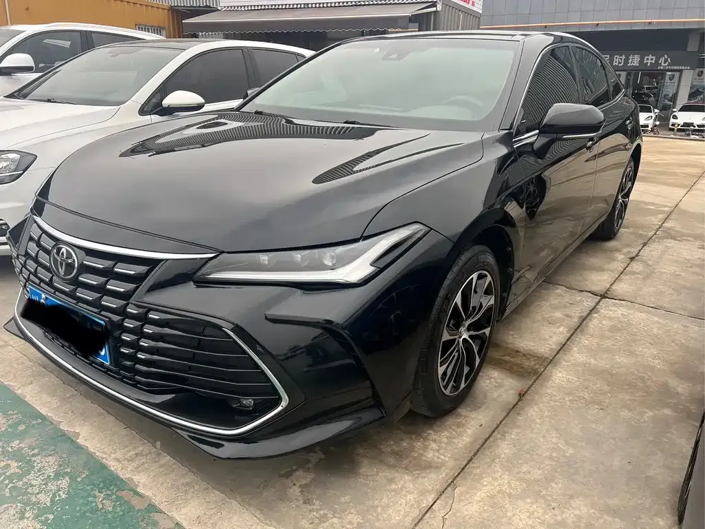 Toyota Avalon — фото 1