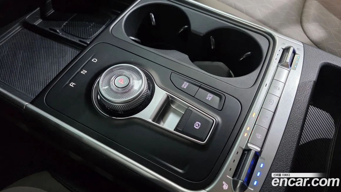Kia Carnival — фото 10